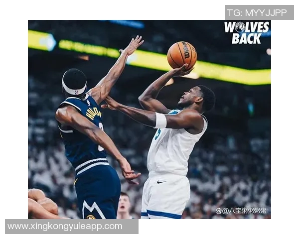 爱德华兹季前赛首球精彩回顾高难度撤步跳投展现夏季训练成果 爱德华兹季前赛首球精彩回顾高难度撤步跳投展现夏季训练成果