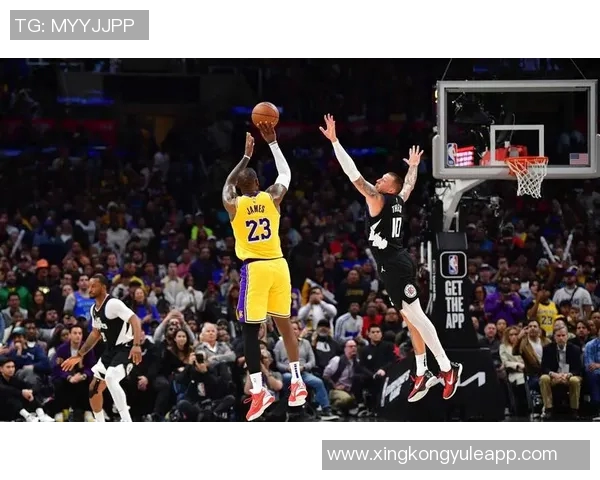 詹姆斯信心满满称球队投篮低迷不会长久好射手众多将助力反弹