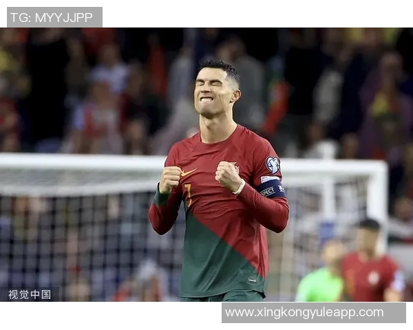塞梅多传中C罗错失良机做出遗憾手势只差一点就能进球
